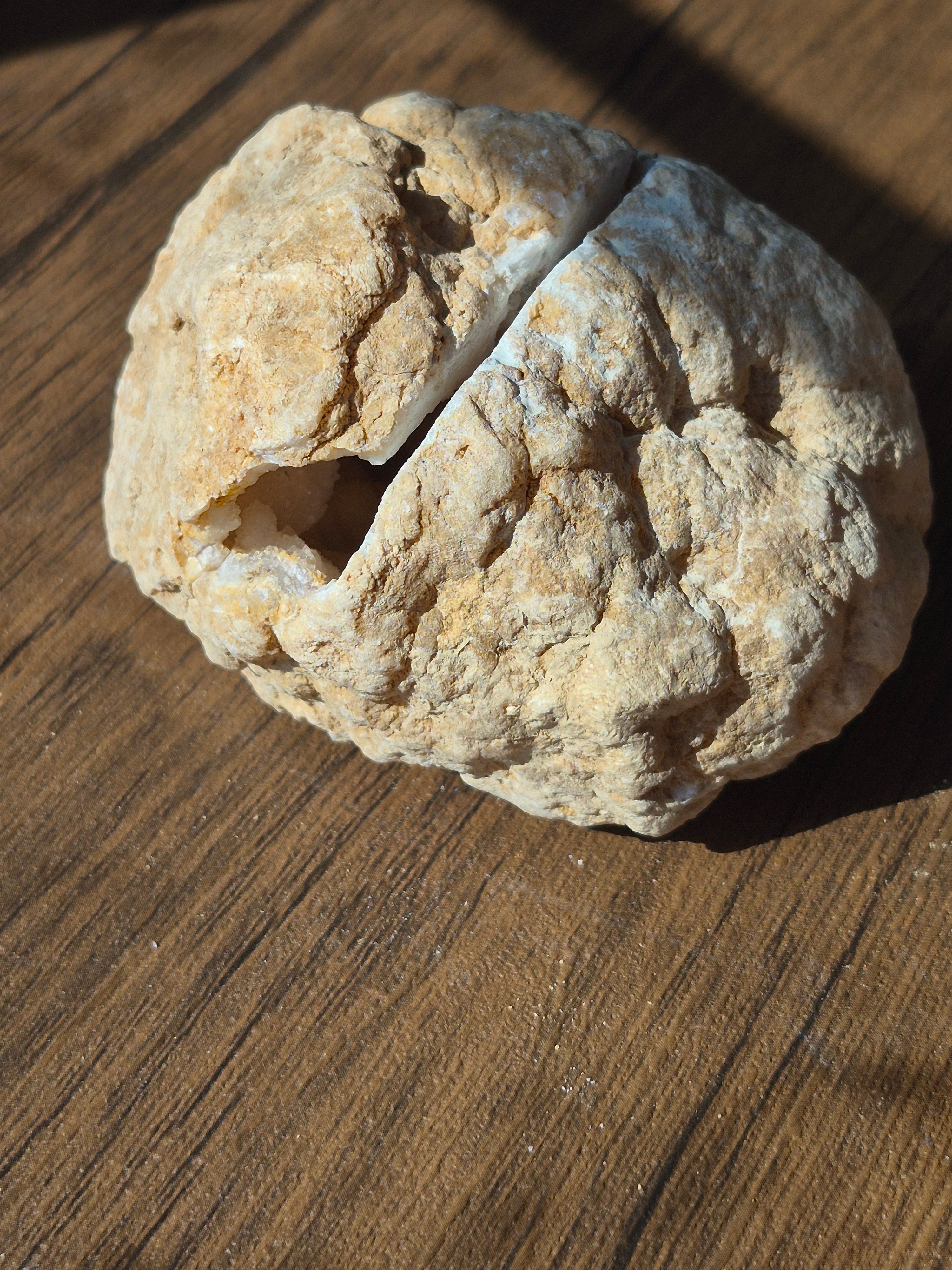 🤍White Quartz Geode- Whole ✨️ Specimen No.001