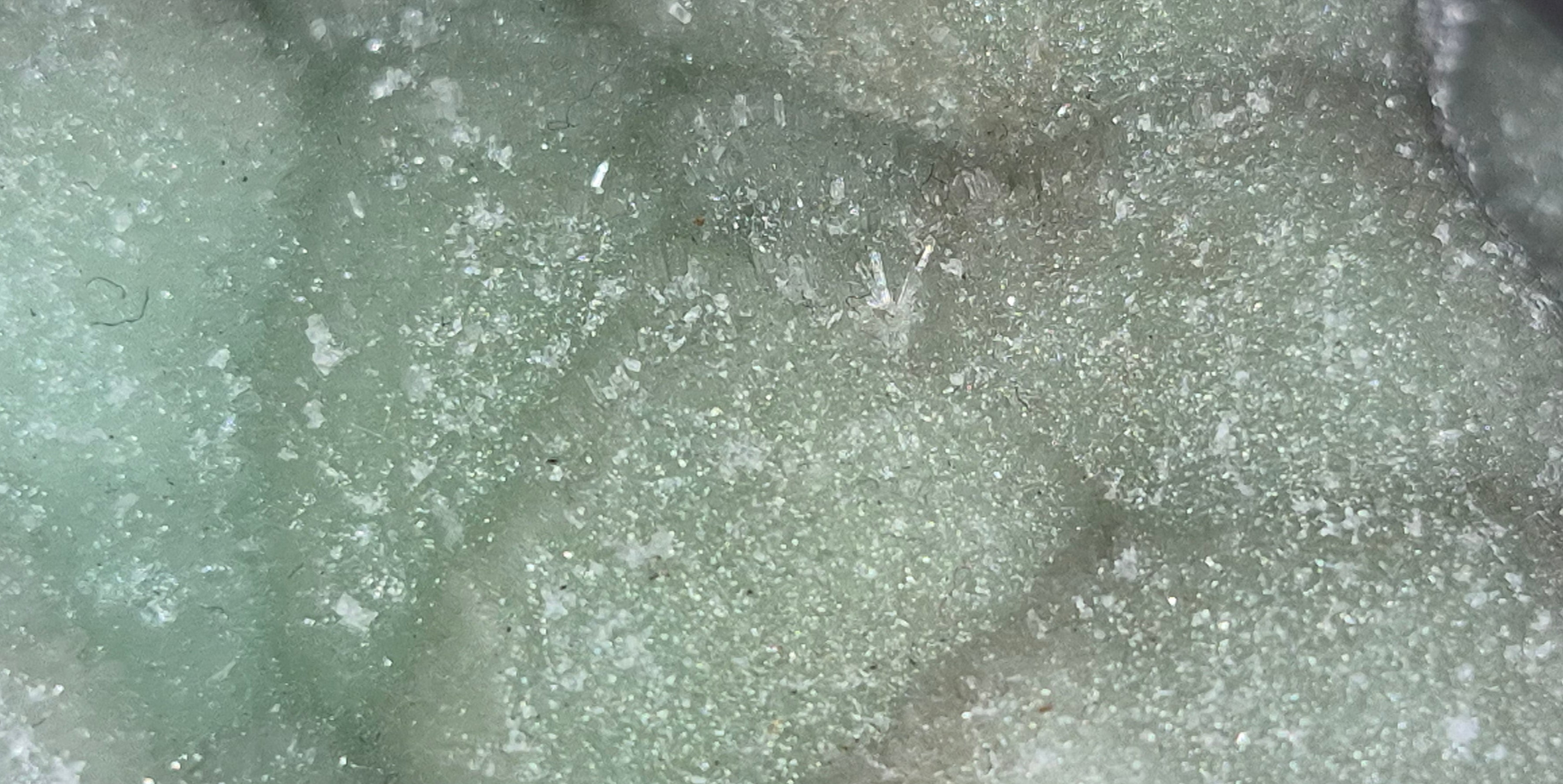 Green Aragonite – Druzy Cave Waves ⭐