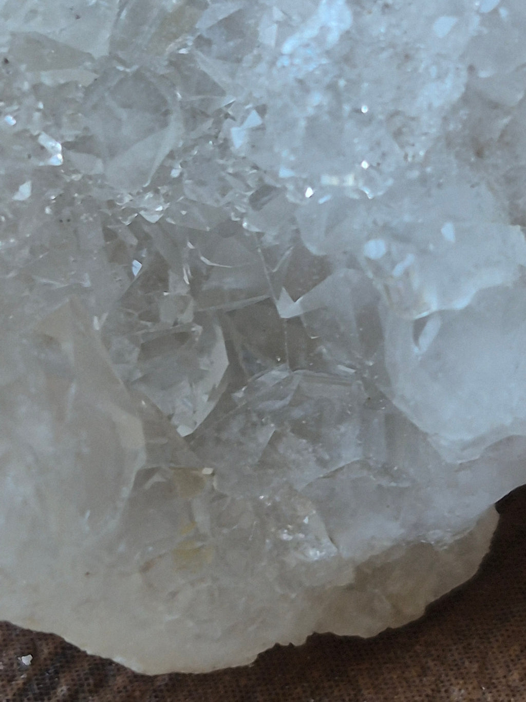 🤍 White Quartz - Geode-Whole ✨ Specimen No.008