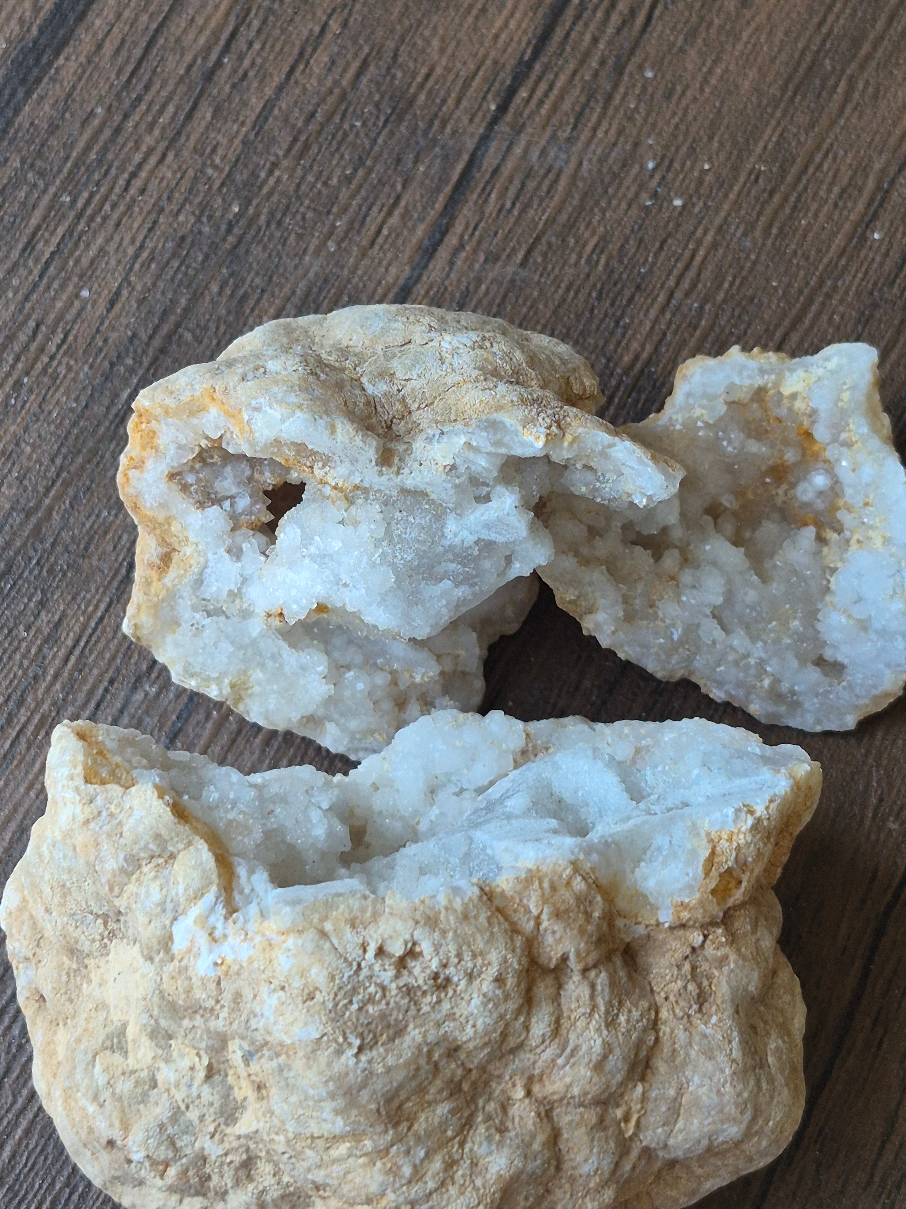 🤍White Quartz Geode-Whole✨Specimen No.007