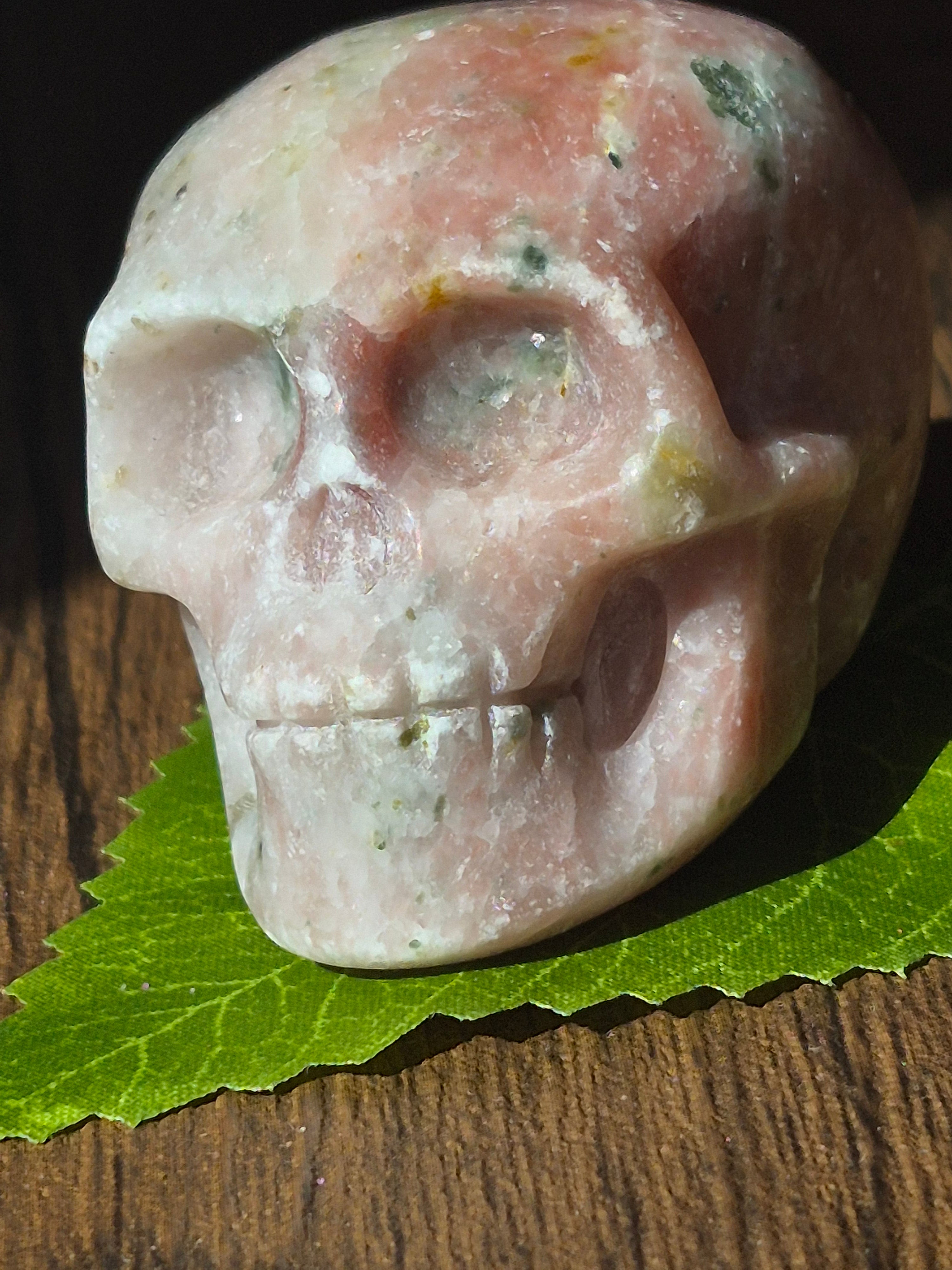 💀 Mystery Pink Quartz Skull