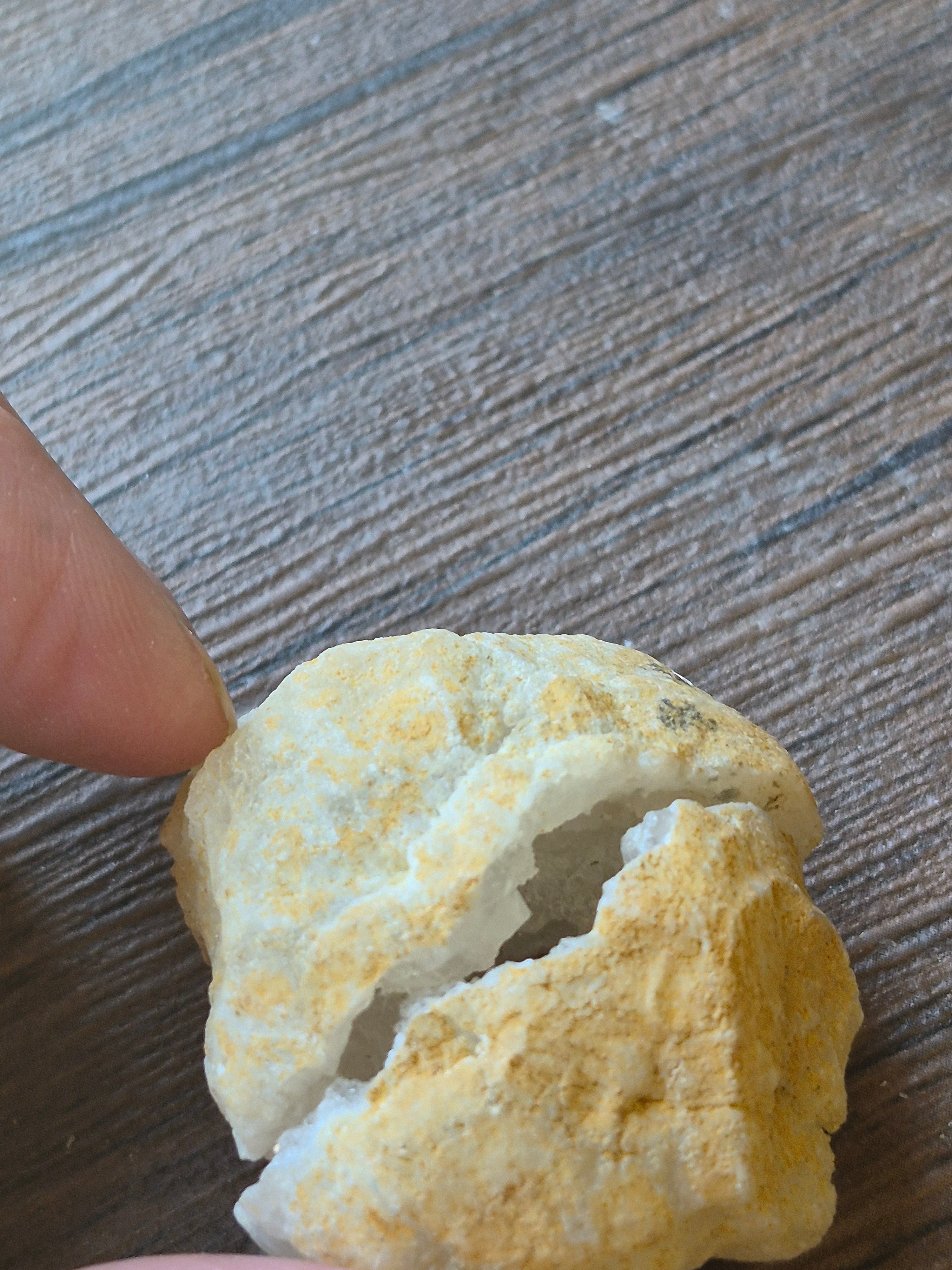 🤍 White Quartz-Mini-Geode-Whole ✨ Specimen No. 010