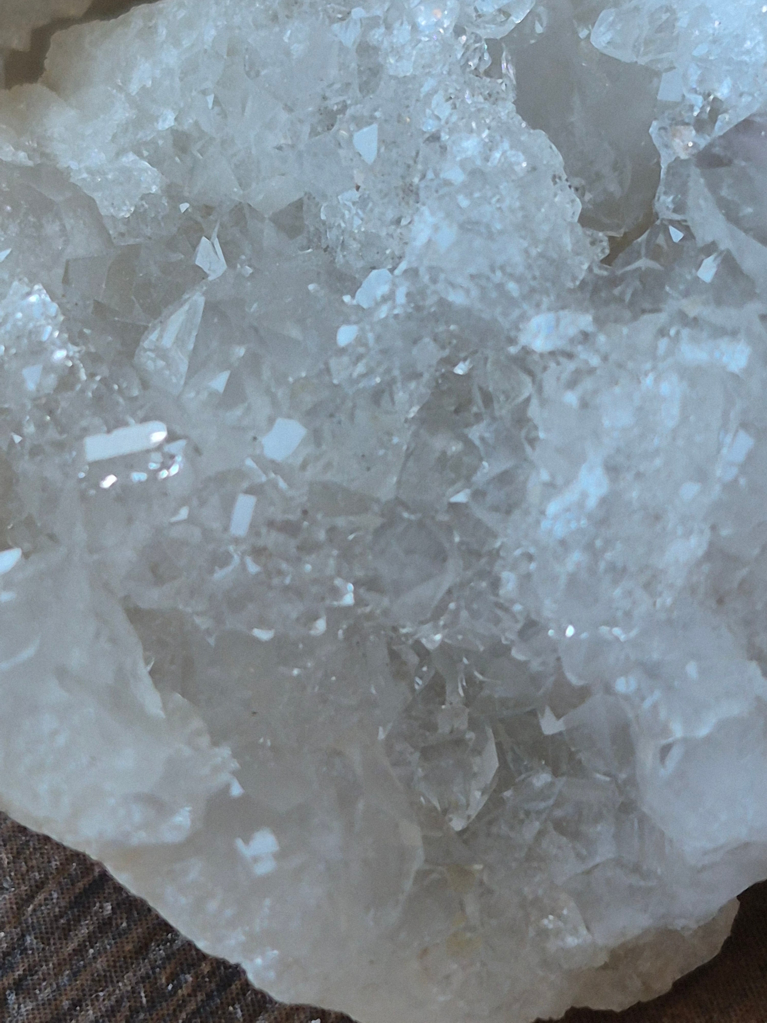 🤍 White Quartz - Geode-Whole ✨ Specimen No.008