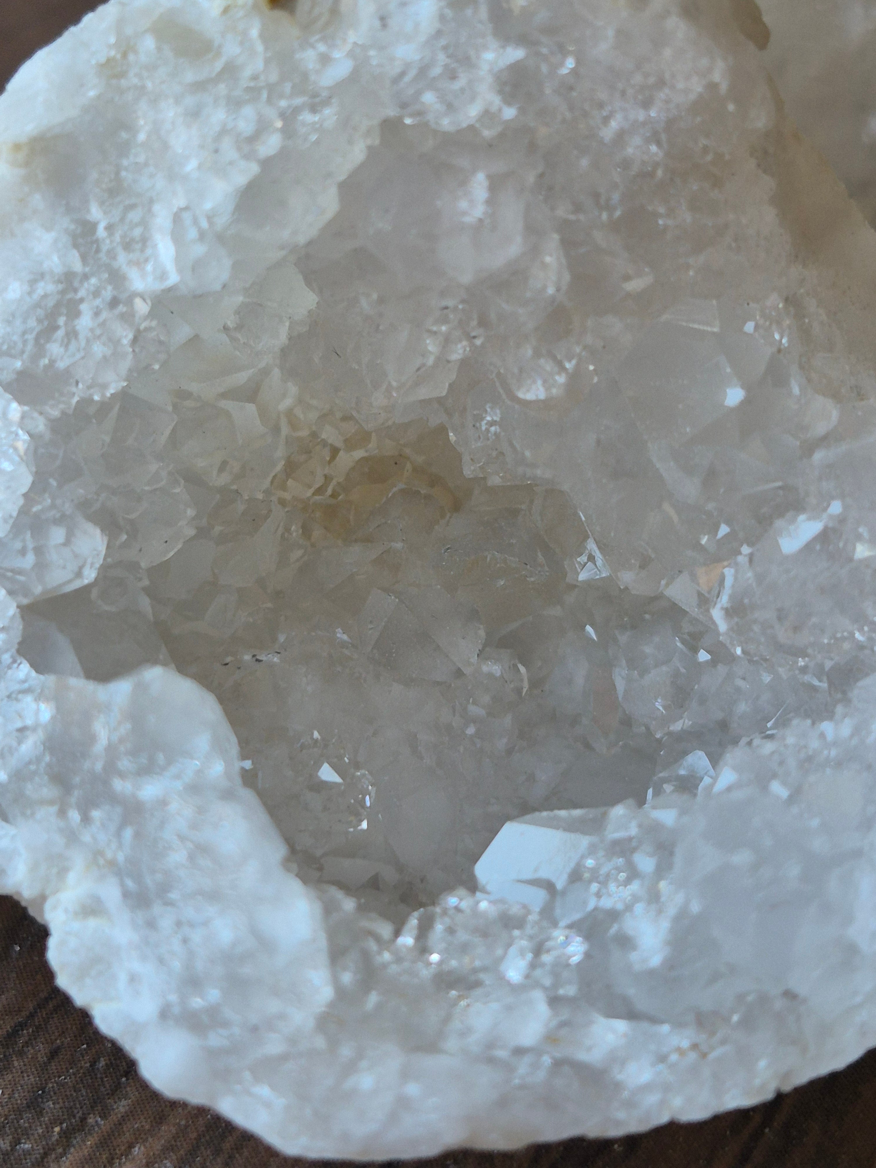 🤍 White Quartz - Geode-Whole ✨ Specimen No.008