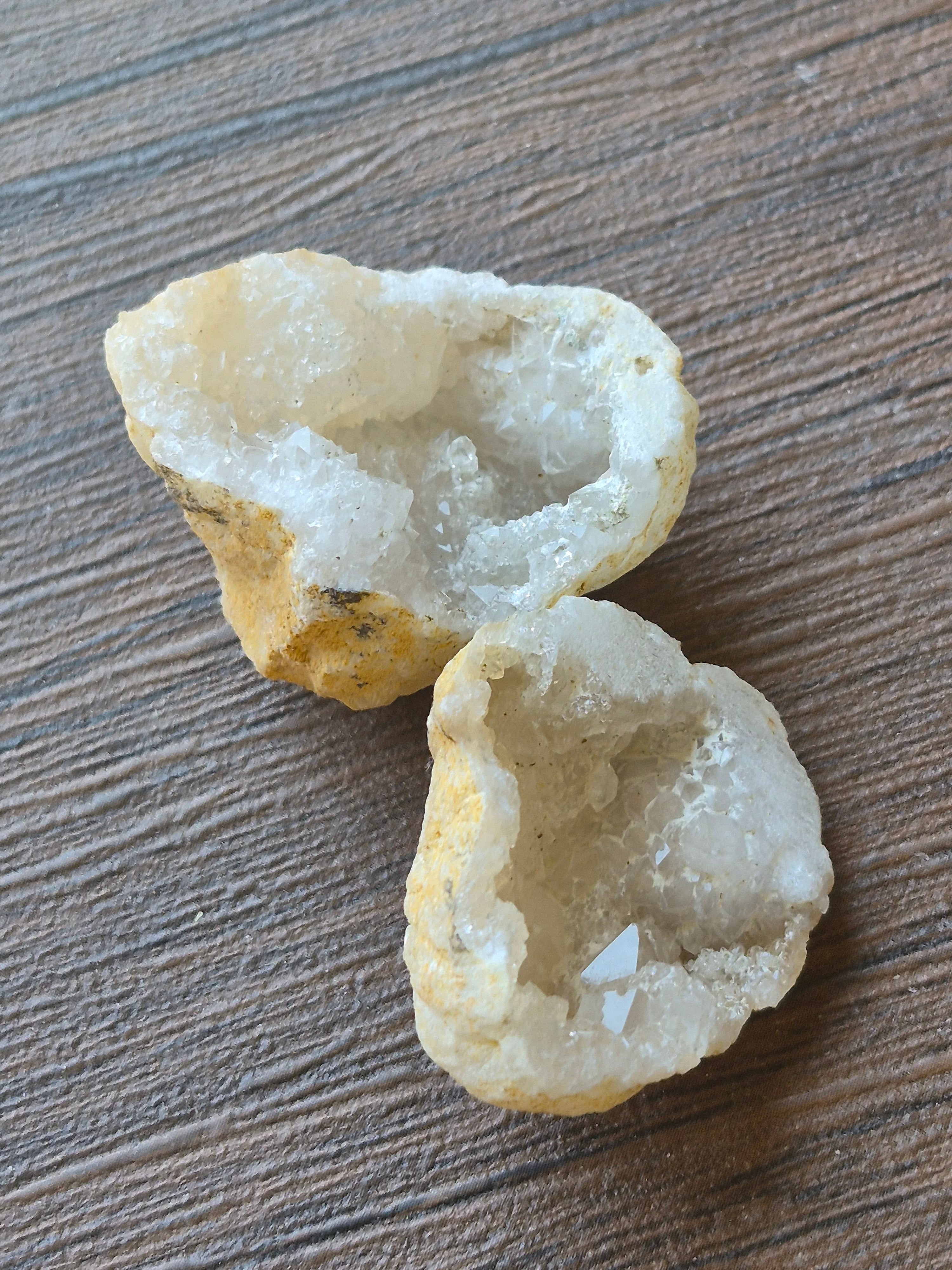 🤍 White Quartz-Mini-Geode-Whole ✨ Specimen No. 010