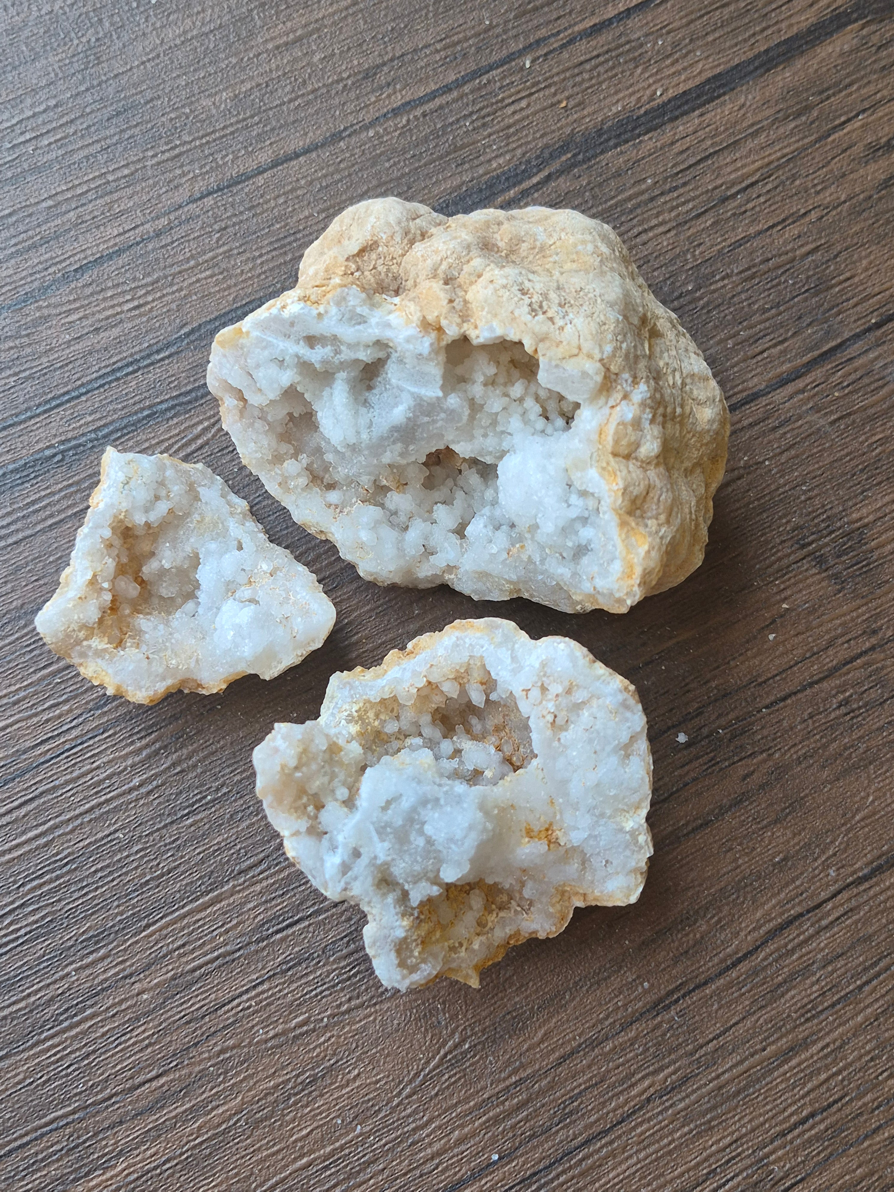 🤍White Quartz Geode-Whole✨Specimen No.007