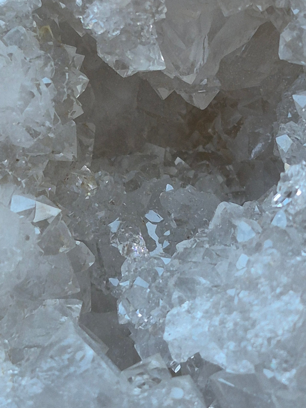 🤍 White Quartz - Geode-Whole ✨ Specimen No.008