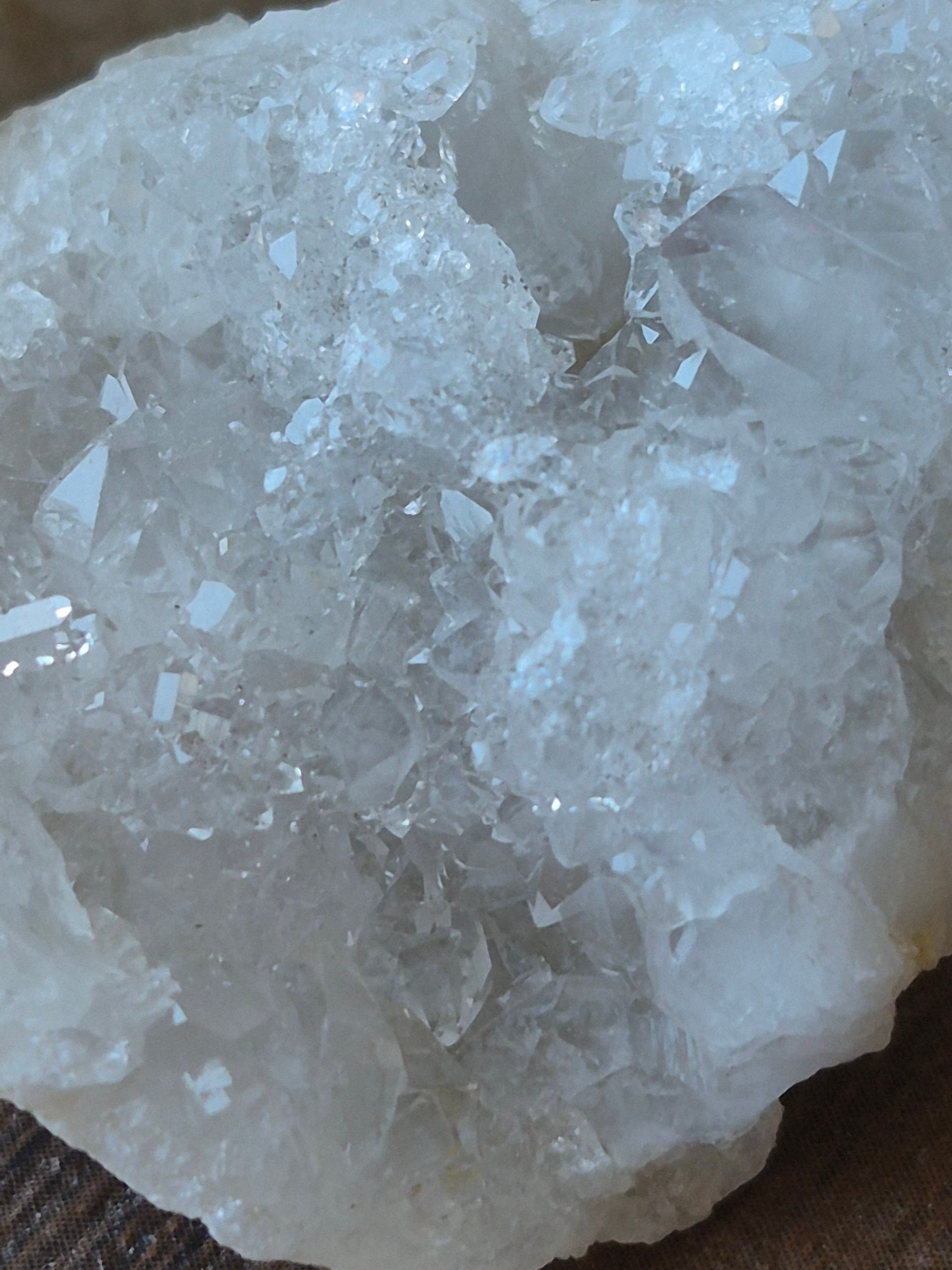 🤍 White Quartz - Geode-Whole ✨ Specimen No.008