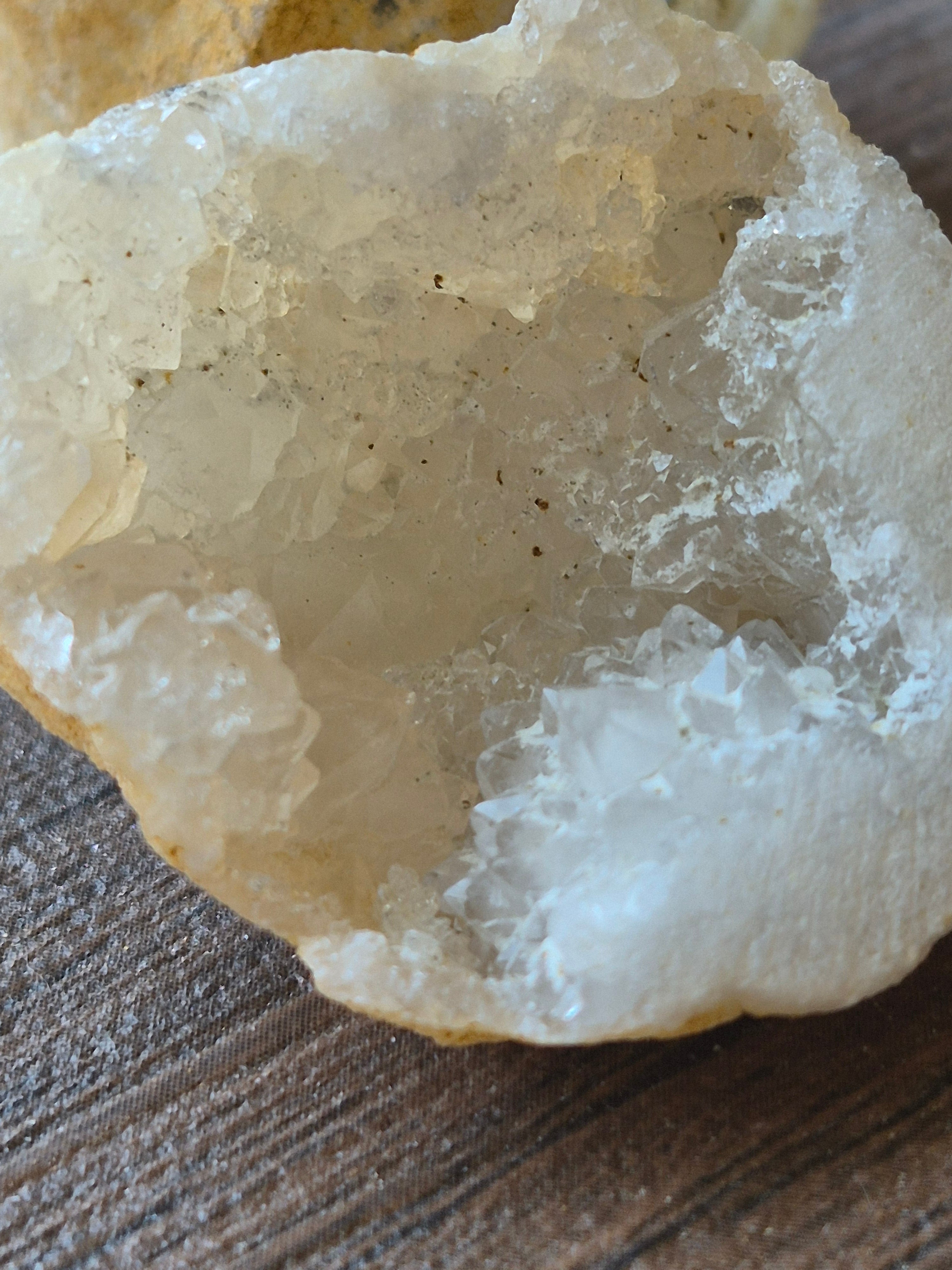 🤍 White Quartz-Mini-Geode-Whole ✨ Specimen No. 010