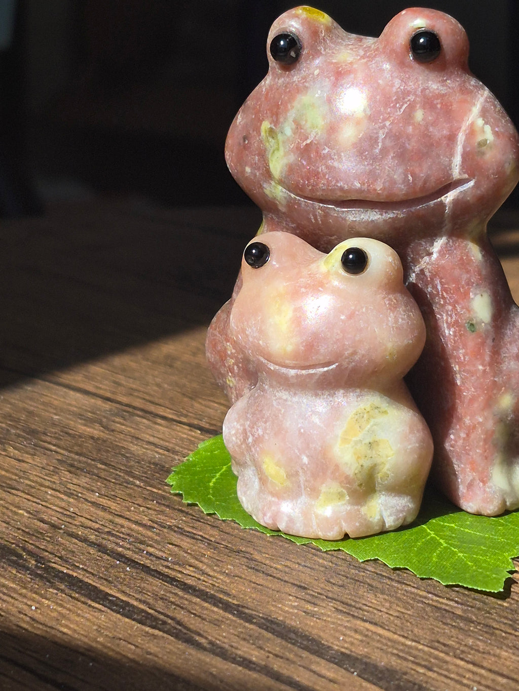 🐸 Leap of Love – Mother & Baby Plum Blossom Tourmaline Frog Family
