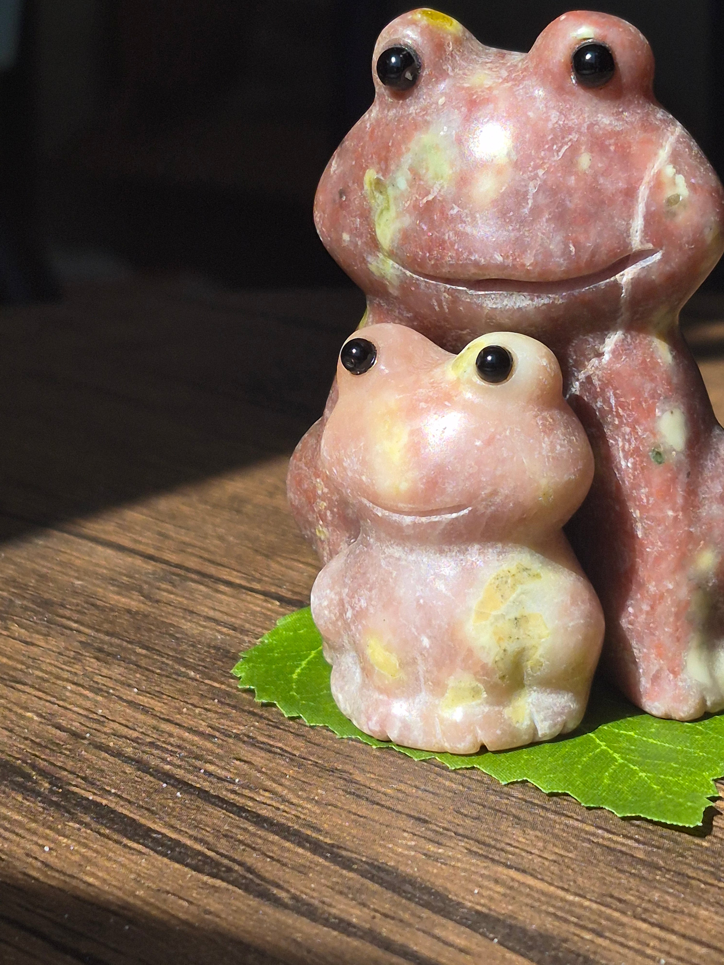 🐸 Leap of Love – Mother & Baby Plum Blossom Tourmaline Frog Family
