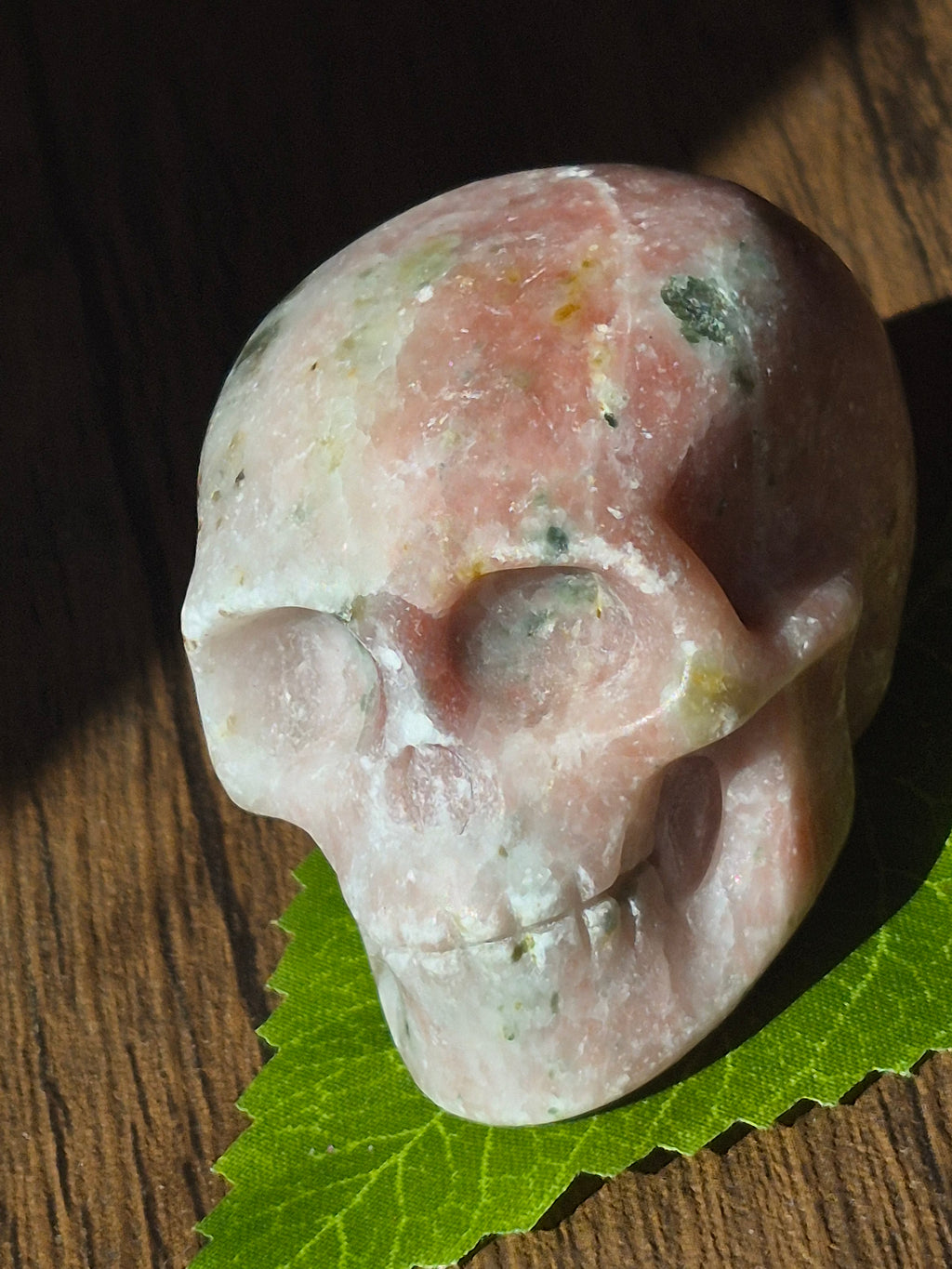 💀 Mystery Pink Quartz Skull