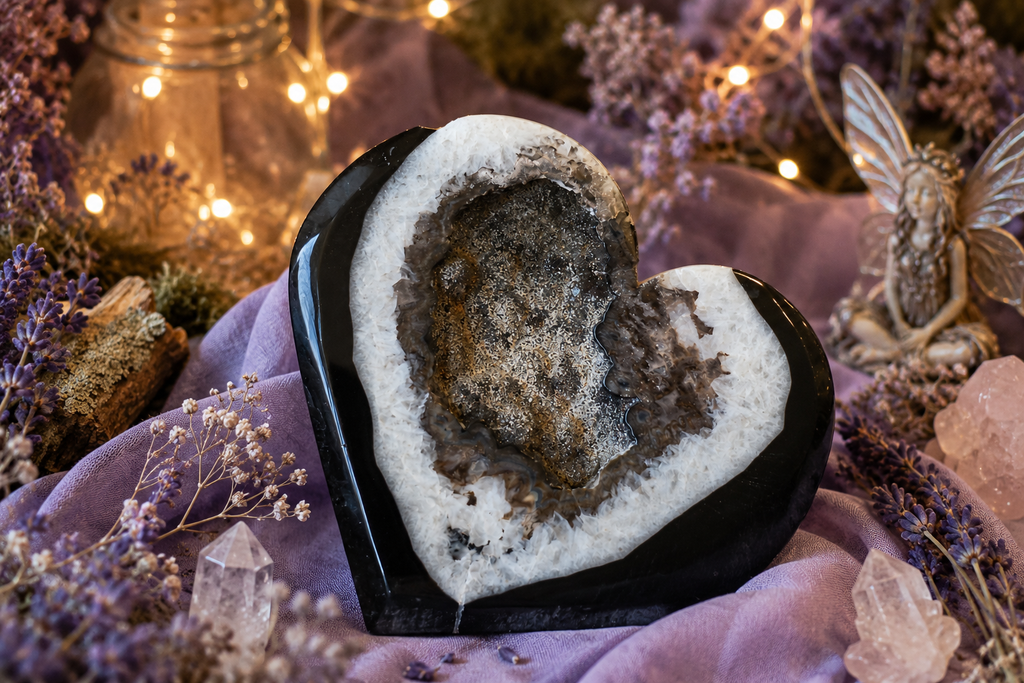 ✨ Fairy Shadow Agate Druzy Heart ✨. 🖤🧚‍♀️