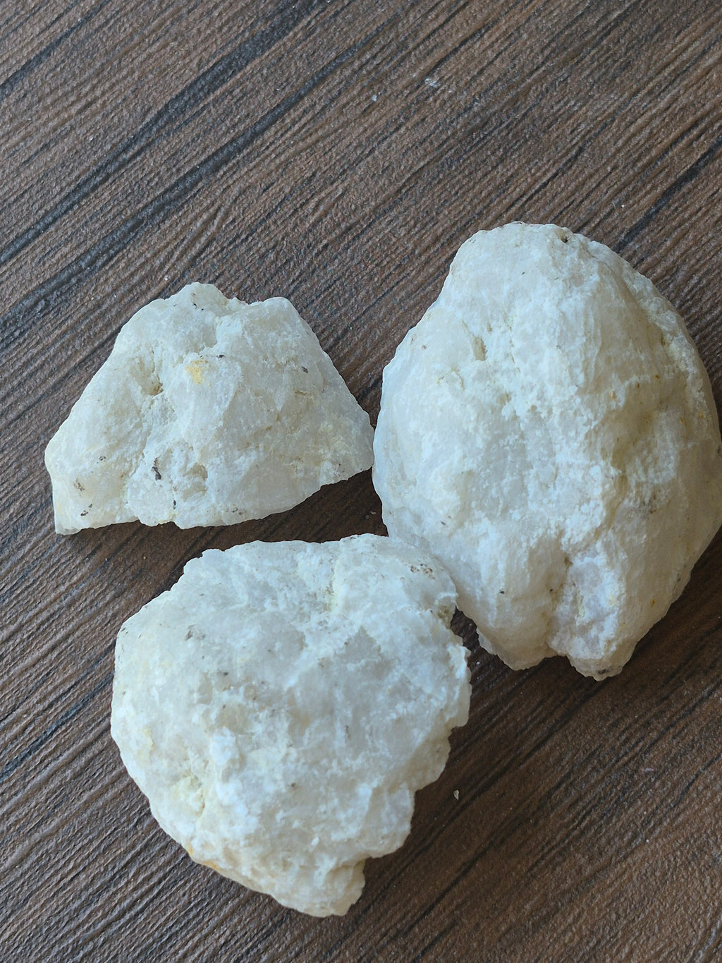 🤍 White Quartz - Geode-Whole ✨ Specimen No.008