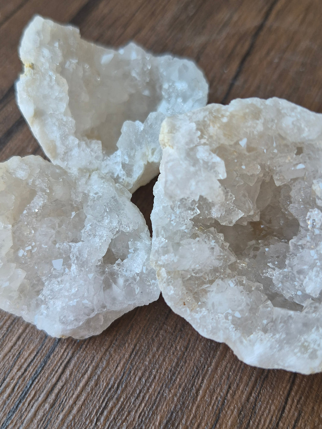 🤍 White Quartz - Geode-Whole ✨ Specimen No.008