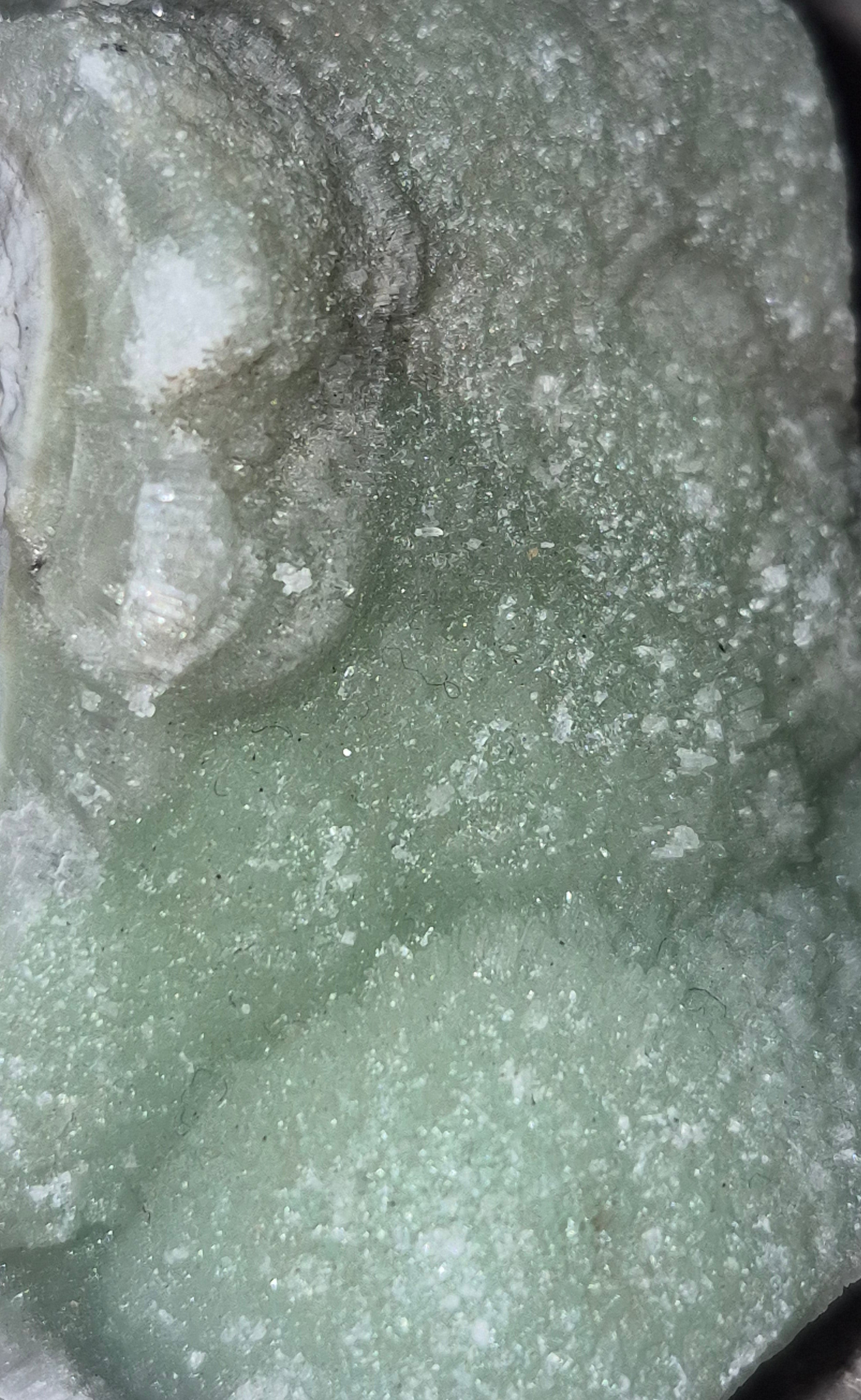 Green Aragonite – Druzy Cave Waves ⭐